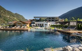 Alpin Life Resort Luerzerhof